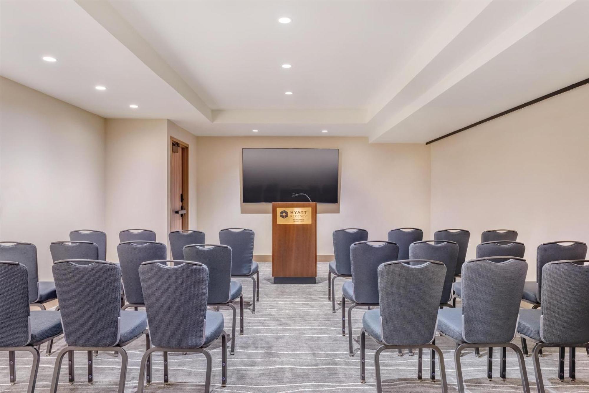 Hyatt Regency Waikiki & 4*