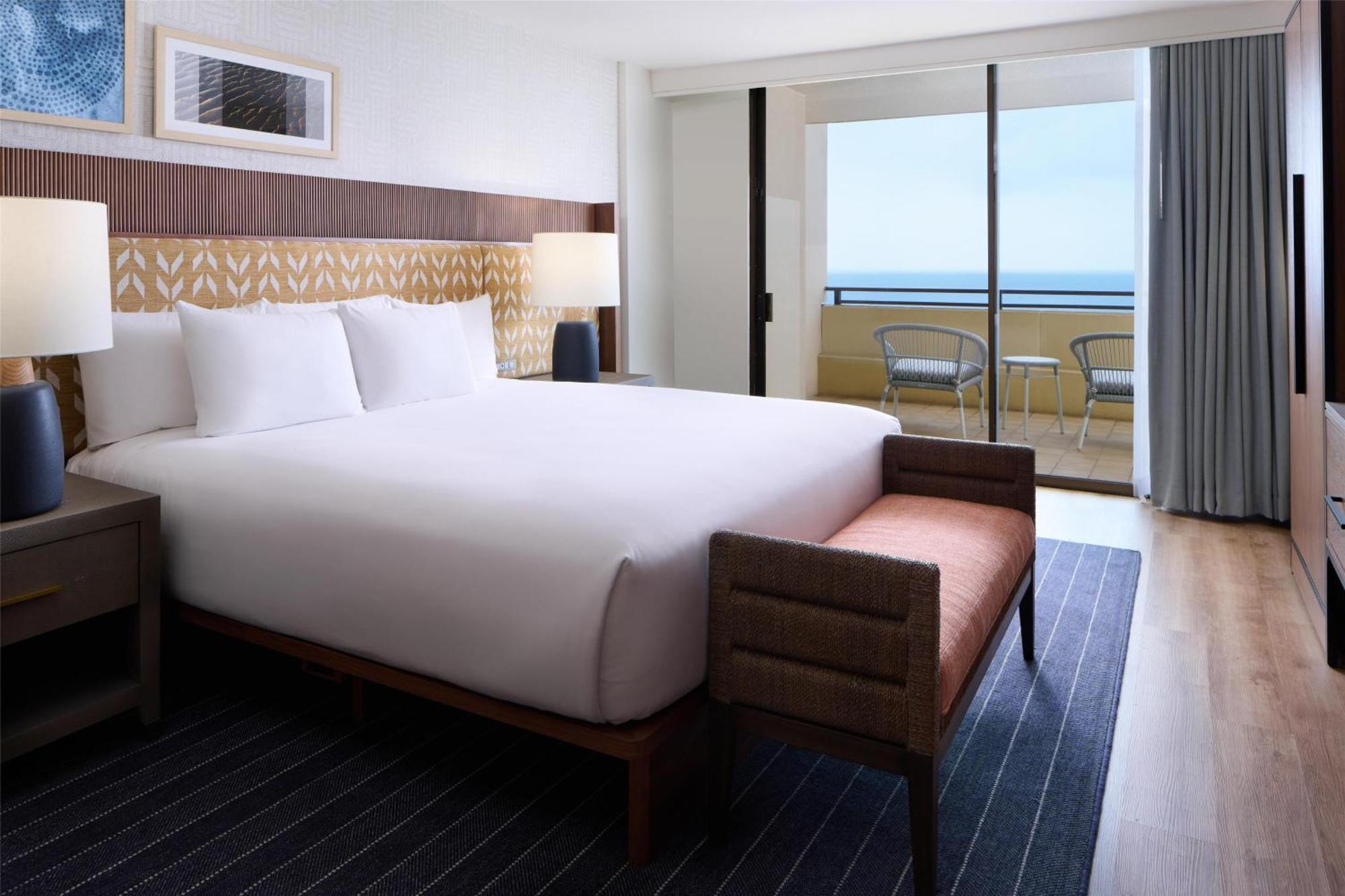 Hyatt Regency Waikiki &