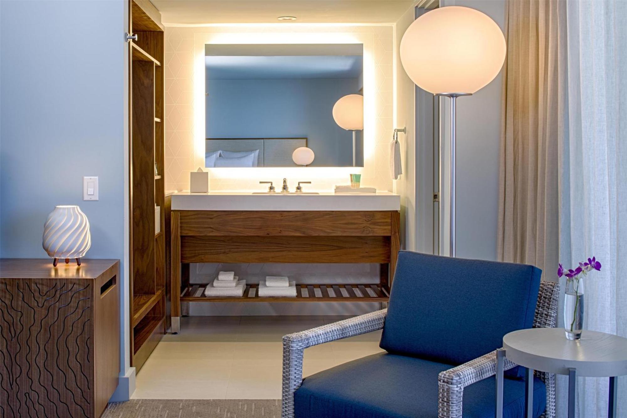 Hyatt Regency Waikiki & Resort 4*