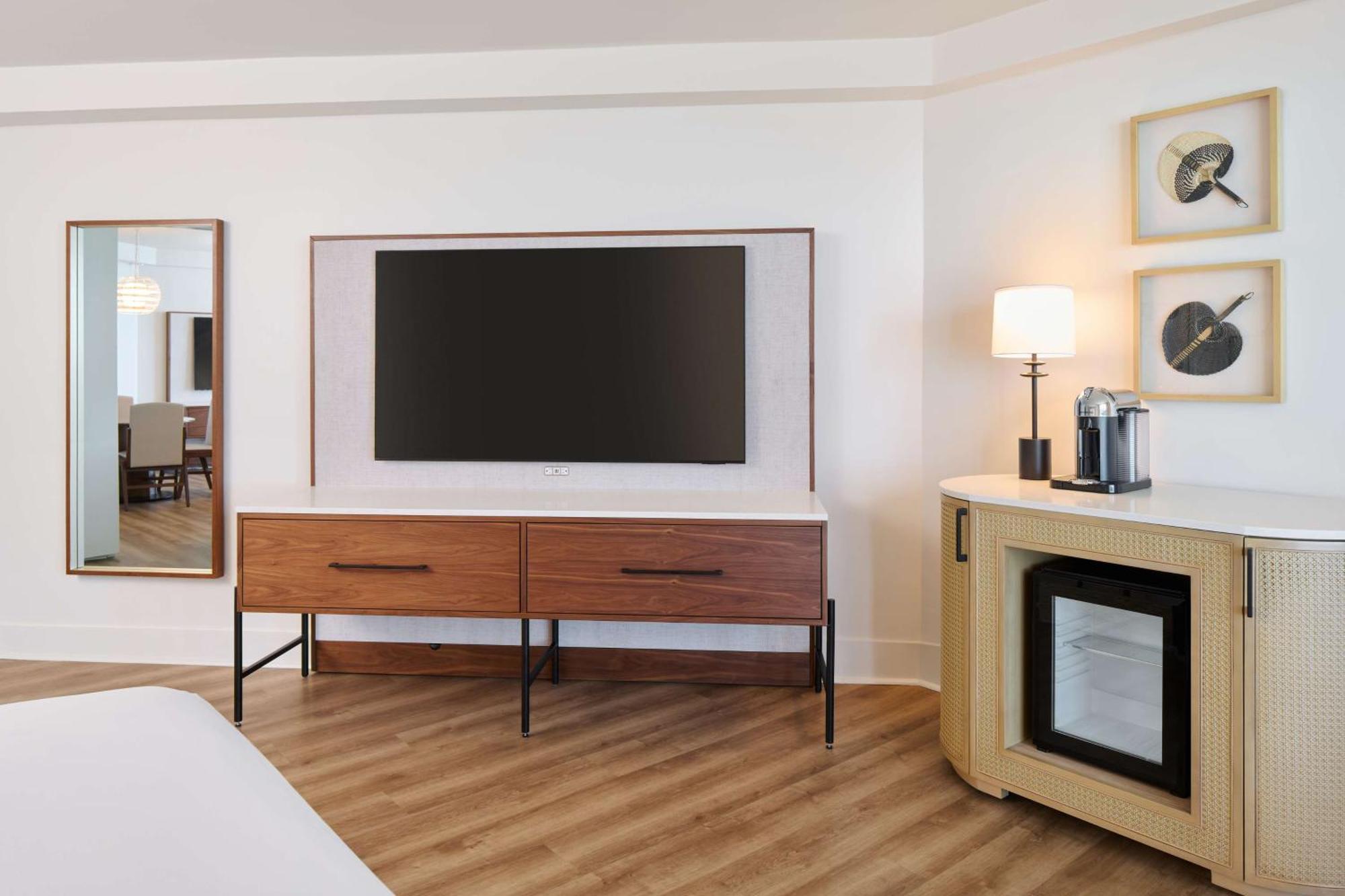 Hyatt Regency Waikiki & Resort