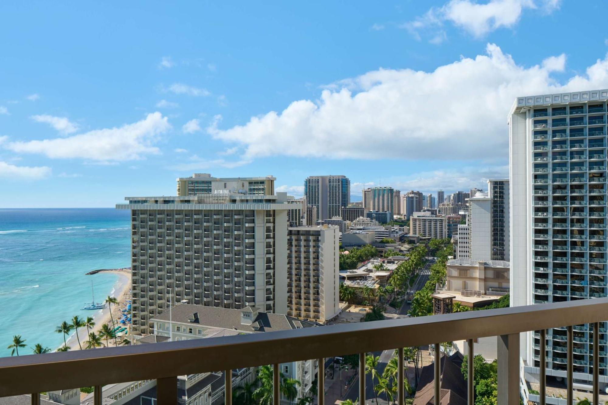Hyatt Regency Waikiki & Resort 4*